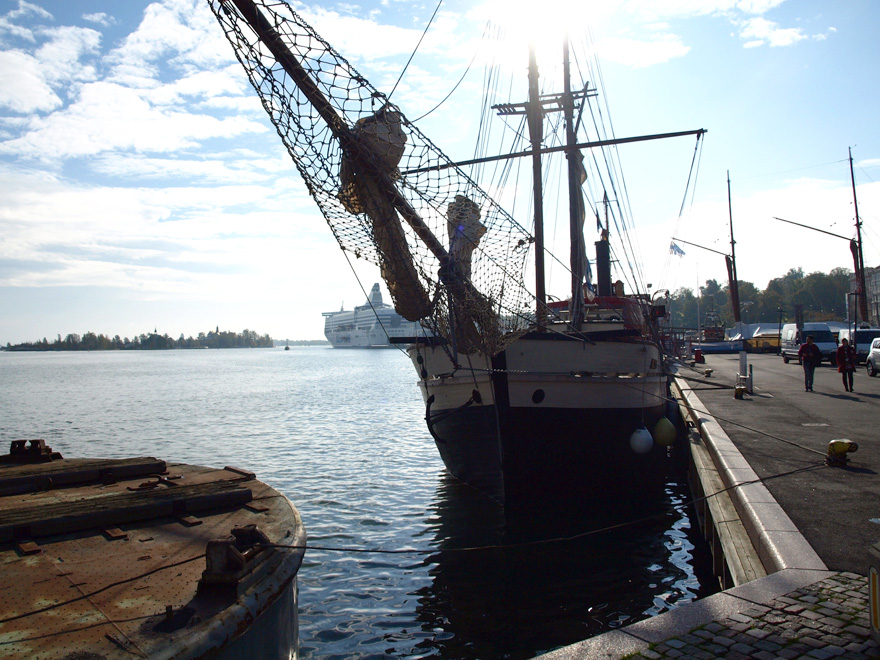 Le port d'Helsinki, à côté de la halle