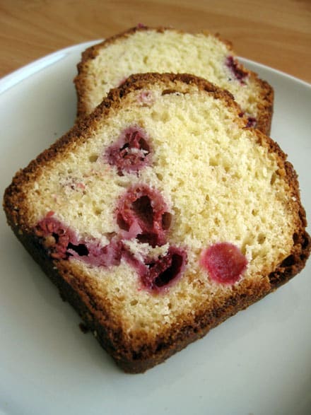 Cake au chocolat blanc et aux framboises