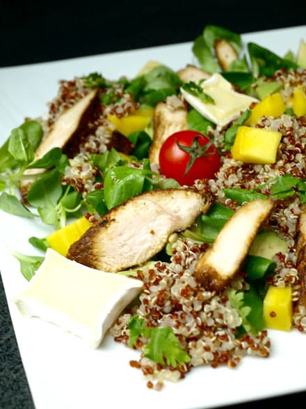 Salade de quinoa au poulet et à la mangue