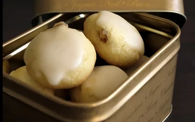 Sablés aux raisins secs, glaçage au rhum