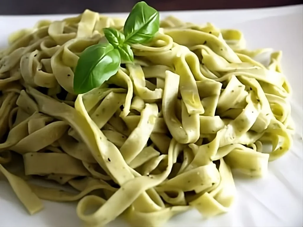 tagliatelles fraîches au basilic