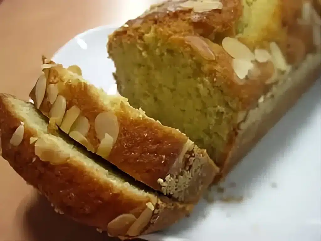 Cake Yaourt, amandes et rhum.