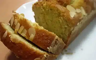 Cake moelleux au yaourt et aux amandes
