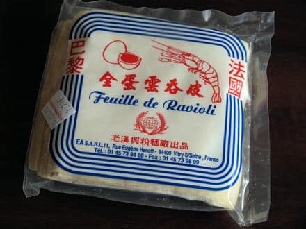 Carrés de pâte à wonton pour raviolis